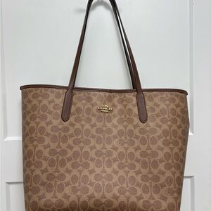 Coach City Tote in Signature Canvas Tan and Brown